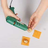 Creative-gift-wrap-ideas-wine-bottle-chocolates-ribbon-pineapple-5