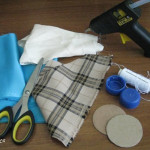 diy-cute-hat-hair-clip-out-of-plastic-cap-0-1