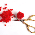 diy-pom-poms-with-a-fork-10
