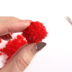 diy-pom-poms-with-a-fork-11