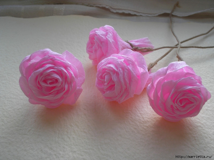 how-to-make-unique-flowers-from-crepe-paper-11