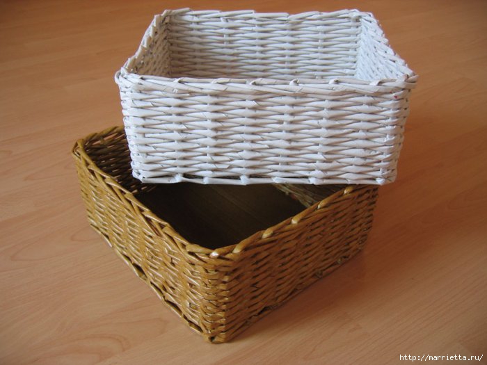 weaving-baskets-with-newspaper-wicker-32
