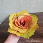diy-roses-from-autumn-leaves-10