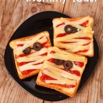 healthy-halloween-party-food-mummy-toast-snacks