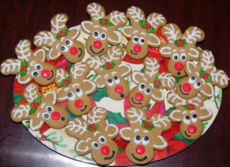 Turn your gingerbread men upside down and they become adorable Reindeer Cookies