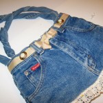 How to Make a Cute Purse from a Pair of Old Blue Jeans