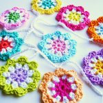 crochet a mini flower garland with Free Pattern