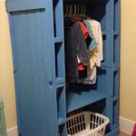 Pallet Closet : Pallet Wardrobe