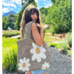 The Daisy Day Tote Free Crochet Pattern and Video Tutorial