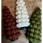 Christmas Tree Wine Topper Free Crochet Pattern and Video Tutorial