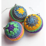 Christmas Baubles Free Crochet Pattern and Video Tutorial